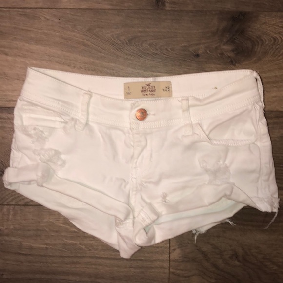 Hollister white short shorts - Picture 1 of 3